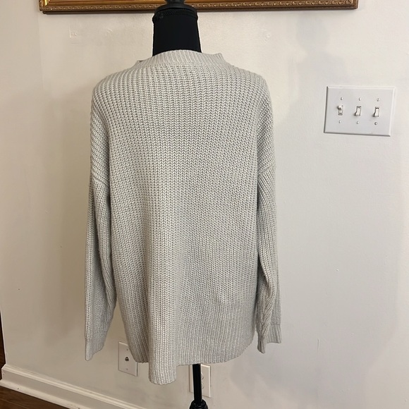 She + Sky Oatmeal Long Sleeve Cut Out Sweater, Sz. M/L - Picture 5 of 10